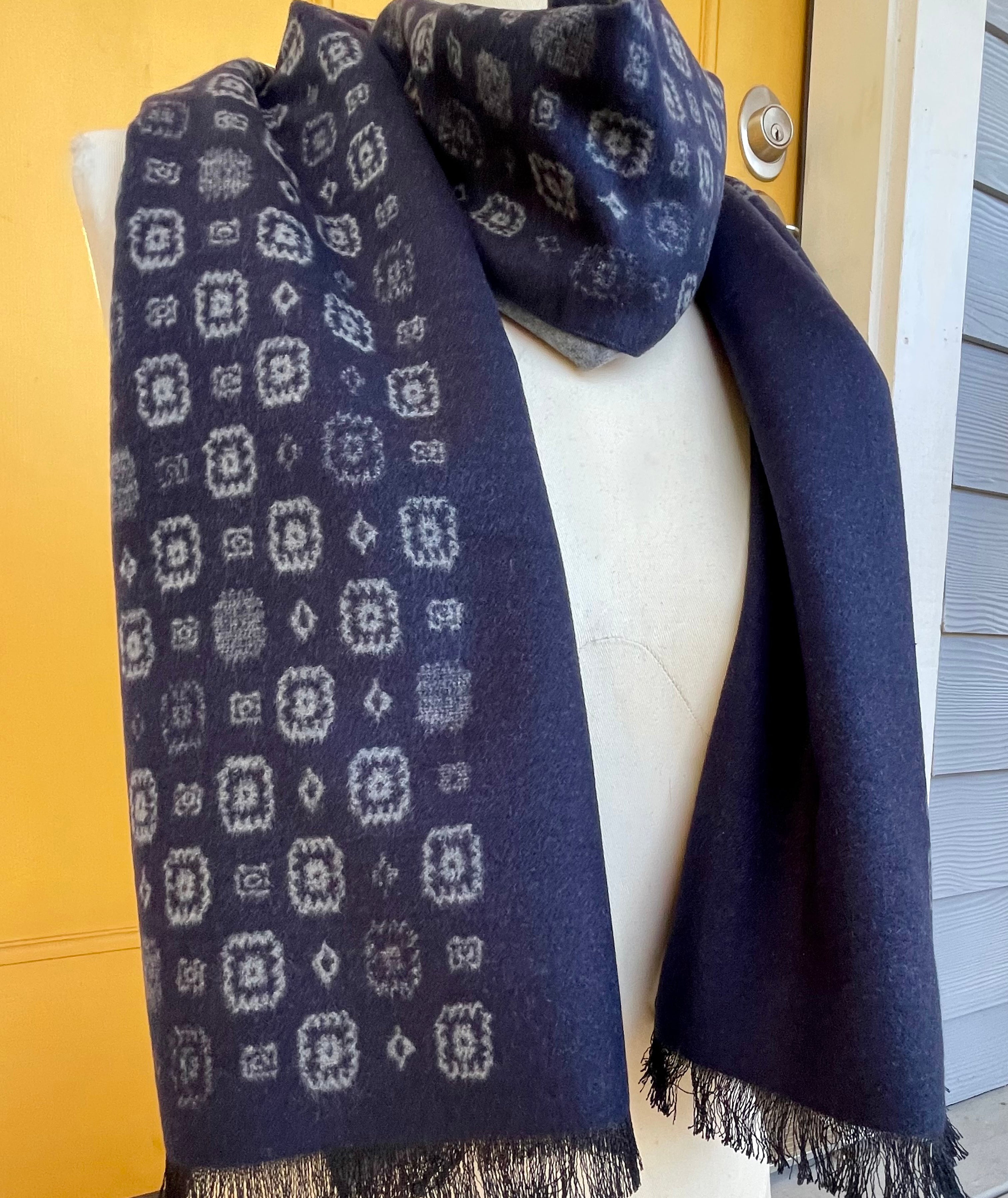 π¨ available new brushed silk Scarf