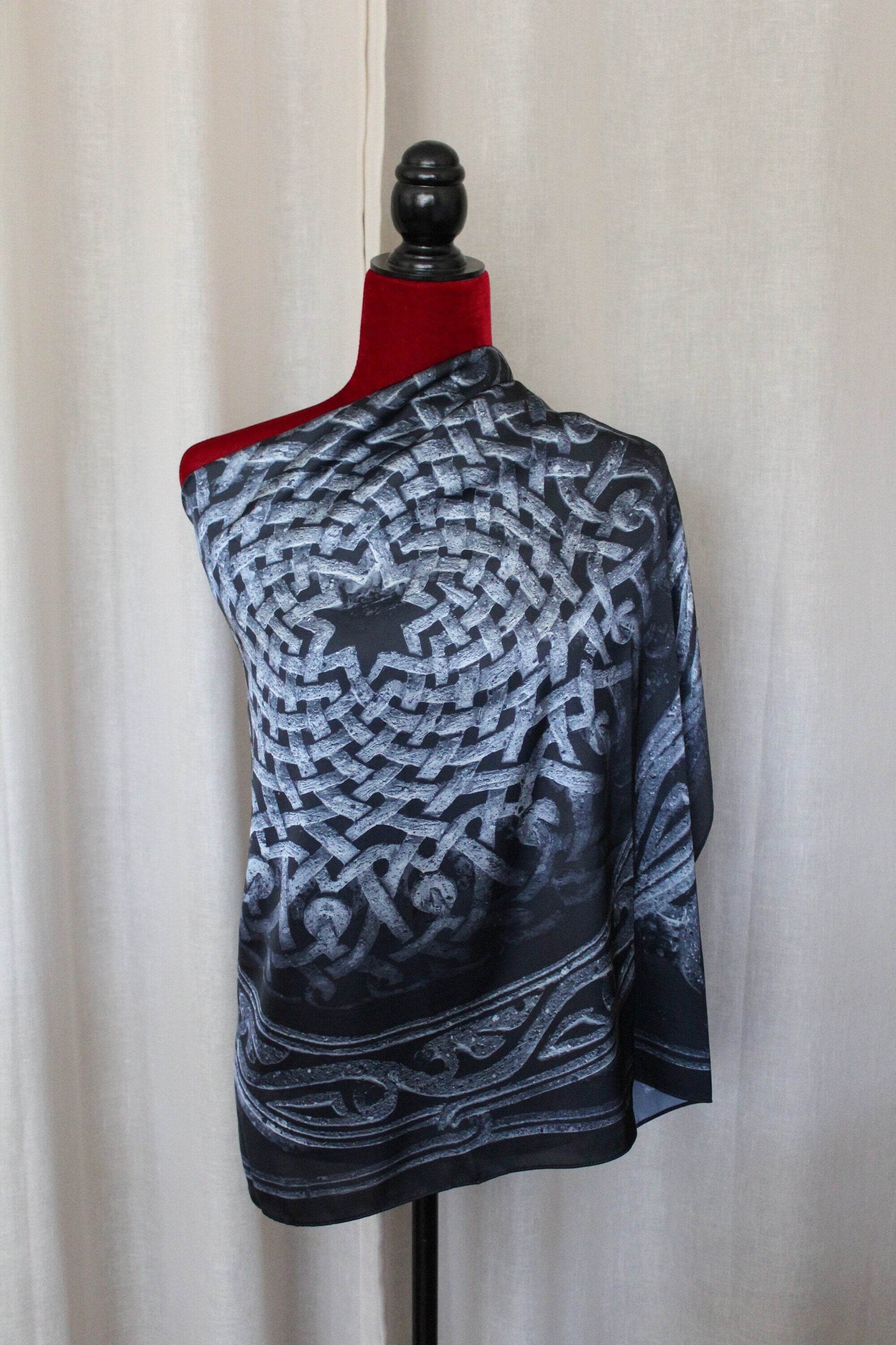 Armenian Khachkar ornament wheel of eternity scarf